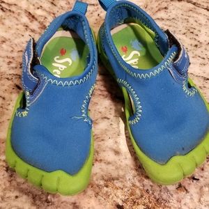 Speedo water shoes 🐠